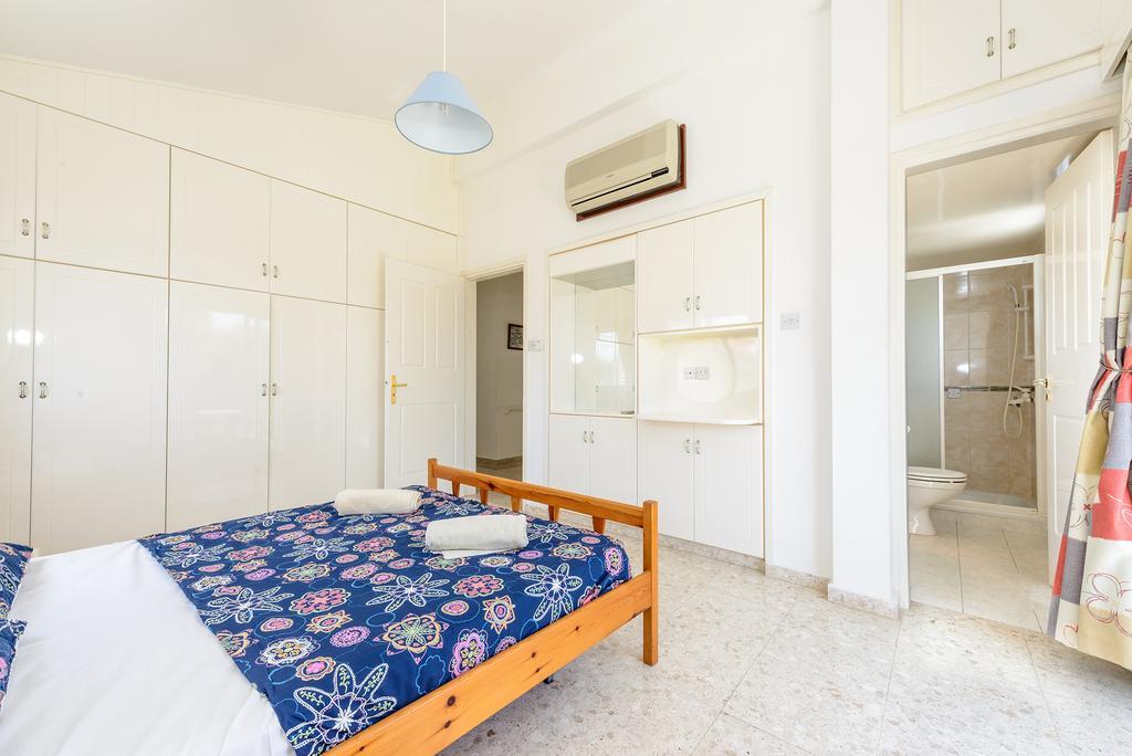 Merab Center Villas Айя-Напа Номер фото
