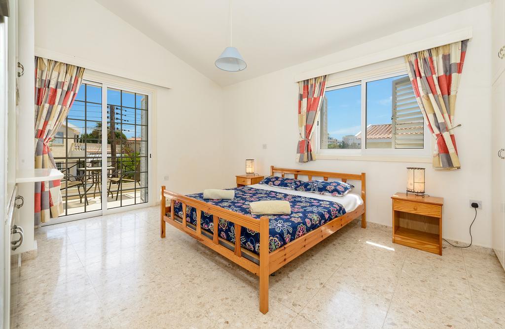 Merab Center Villas Айя-Напа Номер фото
