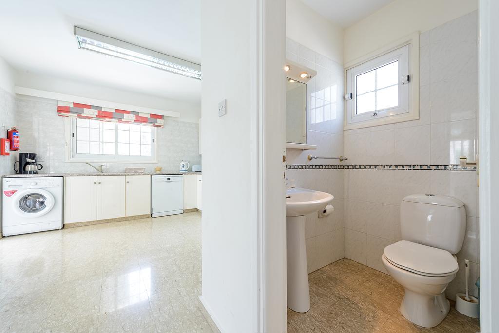 Merab Center Villas Айя-Напа Номер фото